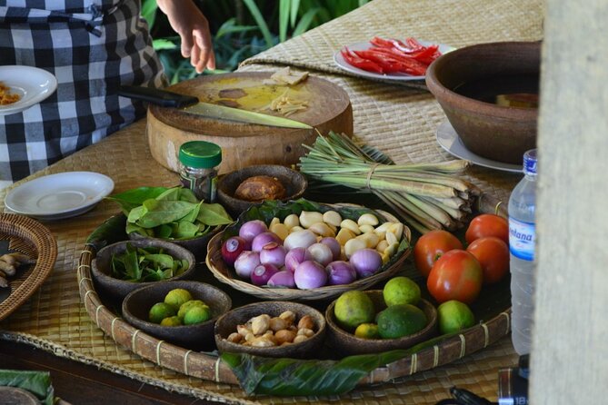 #1 Paon Bali Cooking Class with Shuttle Ubud Only - Stop at Ubud Traditional Art Market: your ingredient reality check