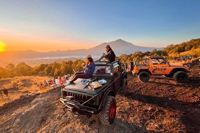 4WD Jeep Mount Batur Sunrise Experience By Bali Volcano Jeep - Getting to the sunrise spot: the guide’s role matters