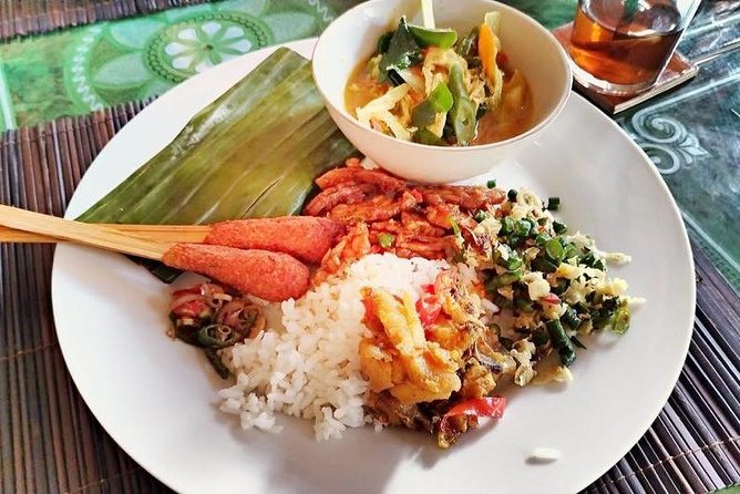 Afternoon Cooking Class & Making Bali Offering with Dinner - Getting There: Ubud Palace Meeting Point and Free Pickup Limits