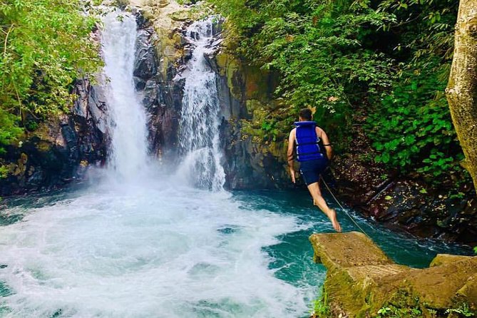All Inclusive : Jumping Sliding at Aling- Aling Waterfall - Handara Gate - Lunch - Lunch in the Middle of Chaos: Indonesian A La Carte You Can Actually Enjoy