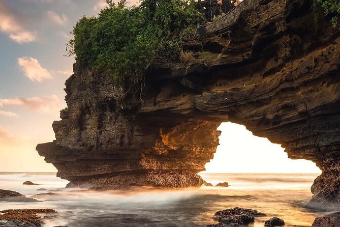 All inclusive Tanah lot & North Bali Tour: Jatiluwih, Ulun Danu - Banyumala Twin Waterfalls: the hike is short, so be smart