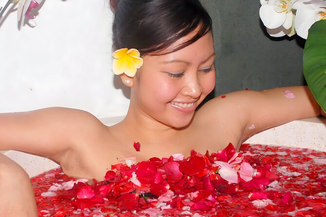 Amazing Bali Spa and Jimbaran Seafood Dinner Packages - Private hotel pickup and an English-speaking guide: turning logistics into calm