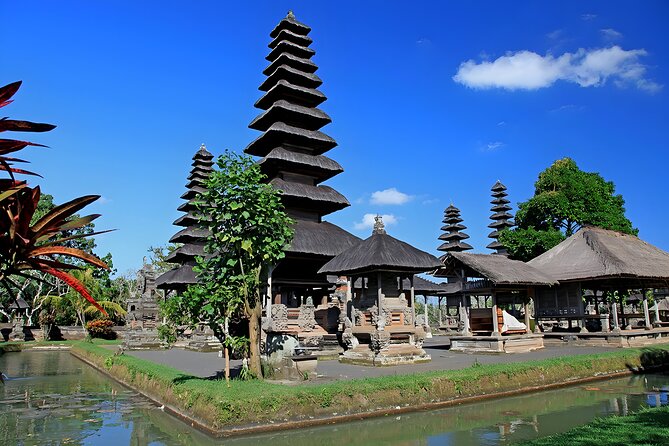 Amazing Tanah Lot and Uluwatu Temple Tour - Uluwatu Temple: sunset timing, crowds, and views