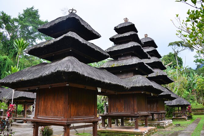 Bali 4WD Adventure WakaLand UNESCO Jatiluwih Trip in Bali Outback - Stop 6: Hot Mineral Baths and Why People Still Go
