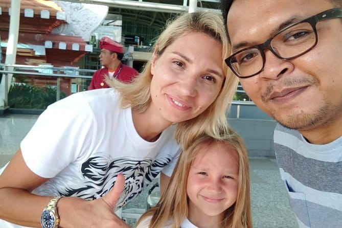 Bali Airport Transfer Check in OR Check out Nusa Dua Area - Arrival Pickup at the Bali Airport: Name Sign + 120 Minutes Waiting