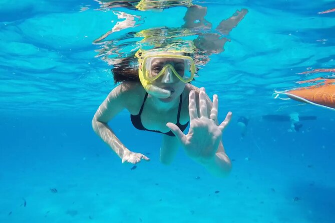 Bali Blue Lagoon Snorkeling with Private Transfer and Lunch - The included lunch and beach-to-car reset (shower, changing room)