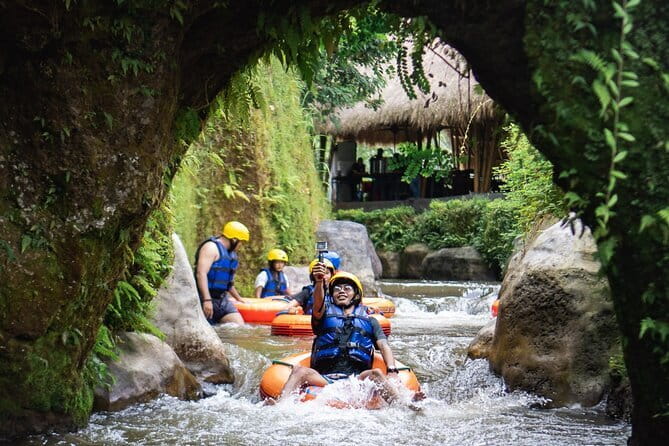 Bali Blue Lagoon Snorkeling with Waterfalls Tour - all included - Lunch and coffee plantation: a break that feels like Bali life