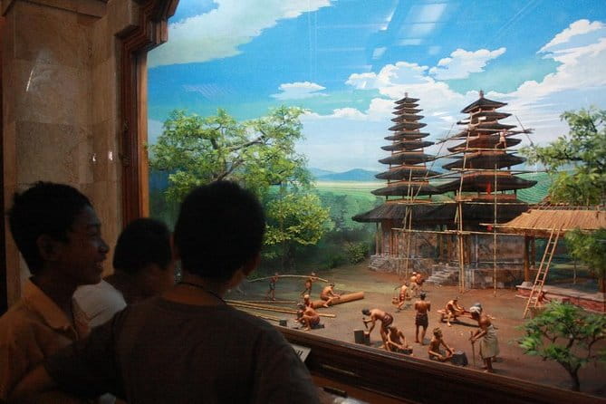 Bali Car-Charter: Half Day Denpasar City Tour - A private Denpasar day that starts at your hotel