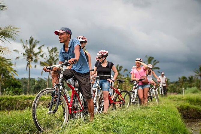 Bali Cycling and Ubud Waterfall Tour - Stop 5: Tegenungan Waterfall and why locals keep coming back