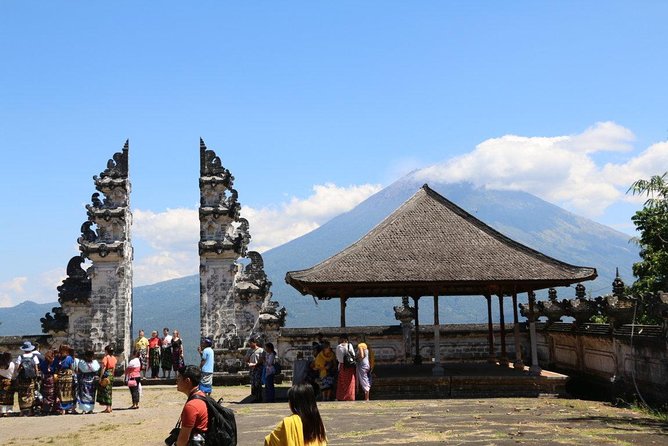 Bali Day Tour : Waterfall & Lempuyang Temple The Gate Of Heaven - Pickup and the 7:00 am start in Ubud