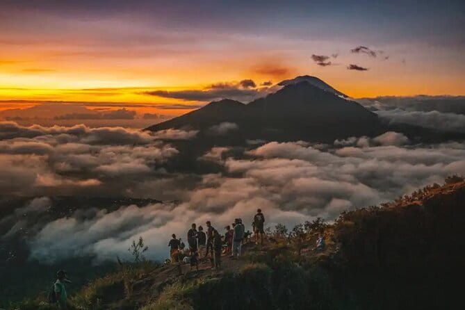 Bali day trip : Batur Sunrise Hike and Hot Spring All inclusive - Sunrise Hike Logistics: the 1:30 am reality check