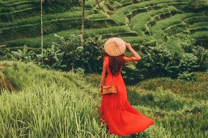 Bali Day Trip to Ubud Highlight Tour and Tanah Lot Temple - Stop 4: Tanah Lot Temple for the Beachside Sunset View