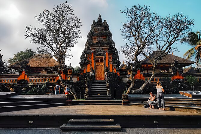 Bali Full Day-Tour: Ubud Sightseeing Trip - Stop 6: Tegenungan Waterfall, the big finish