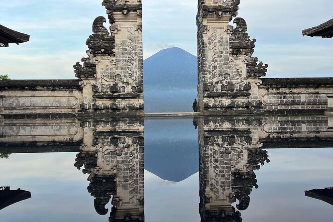 Bali Gate of Heaven Temple, Waterfall, Water Palace & Swing - What the included photographer really changes