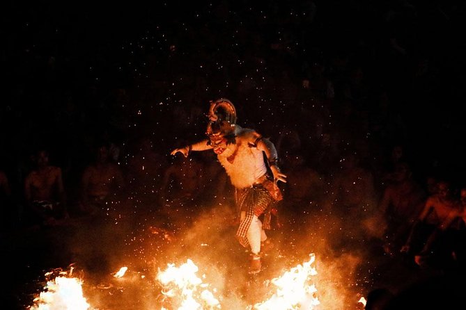 Bali Half Day Tour - Uluwatu Temple Sunset, Kecak Fire Dance, Jimbaran Dinner - Uluwatu Temple at golden hour: what you’re actually going for