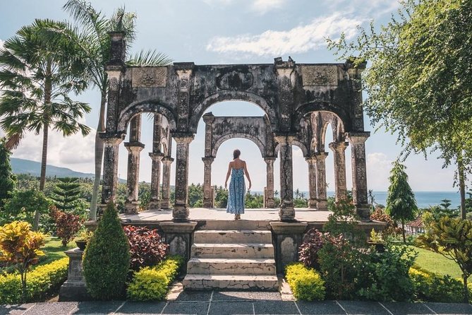Bali Instagram: Gate of Heaven Tour - Your driver/guide and photo support: what to expect day-to-day