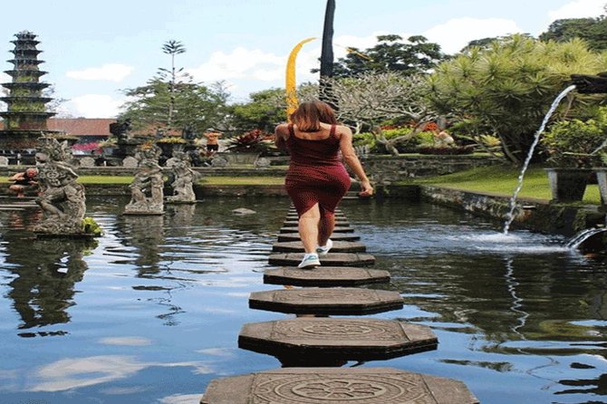 Bali Instagram Tour and Sunrise at gate of heaven - After sunrise: breakfast and the shift from crowds to calm
