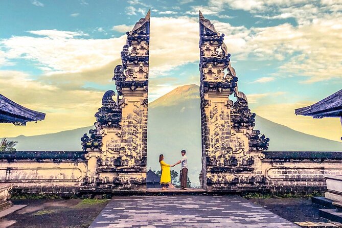 Bali Instagram Tour: Gate of Heaven, Swing and Waterfall Day Tour - Royal Water Garden Time at Tirta Gangga