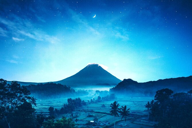 Bali Instagram Tour- Most Scenic Spots in Bali - Maha Kencana: lunch with Mount Agung in the frame