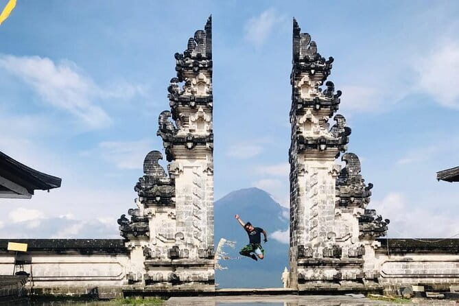 BALI INSTAGRAM TOURS; Heaven Gate, Tirta Gangga, Tukad Cepung waterfall - East Bali with an eye for photos (and sanity)
