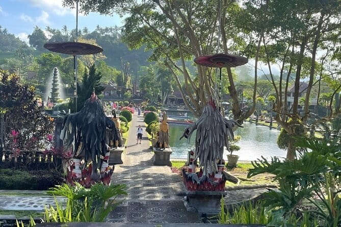 Bali Instagramable Tour: Gates of Heaven Lempuyang - Water Palace - Waterfall - Ujung Water Palace: quick, broken, and still very photogenic