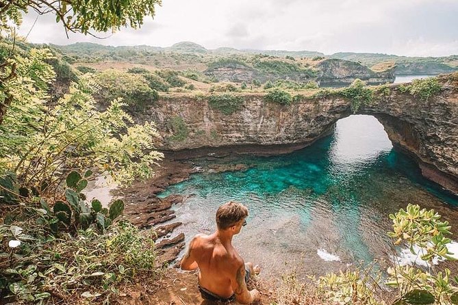 Bali-Nusa Penida. West Part. Private car. All-inclusive - Paluang Cliff (Pura Paluang): A Quick, Jaw-Dropping Add-On