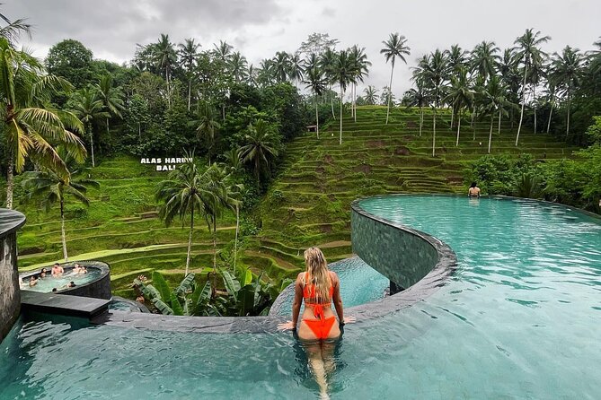 Bali Private Couple Tour – Custom Itinerary - Ulun Danu Bratan Temple: Lake Beratan’s iconic floating look