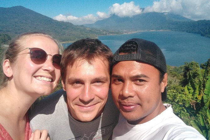 Bali Private Tour Service | Best Bali Driver for your Trip in Bali - Ubud culture snacks: coffee plantation, rice swings, and Garuda Wisnu Kencana