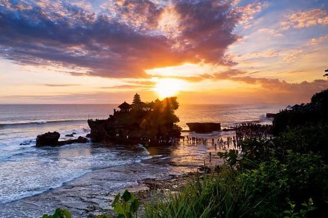 Bali Private Tour: Waterfall, Monkey forest and Tanah lot sunset - Why this Bali mix works (temples, monkeys, waterfall, sea-sunset)