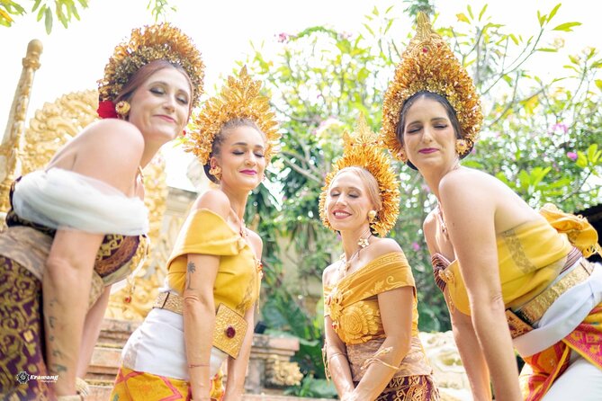 Bali Professional Photoshoot in Traditional Dress Outfit - Price and Logistics: Does $89.99 Make Sense?