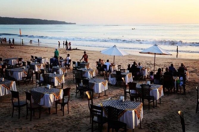 Bali Romantic Seafood Dinner under sunset jimbaran Beach - The service vibe: what to look for