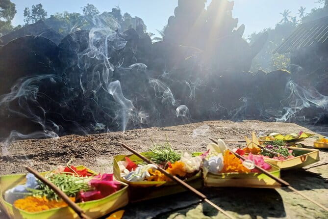 Bali Spiritual Shamanic-Palm Reading, Temple Healing Tour - Goa Gajah (Elephant Cave): heritage temple time with fewer expectations