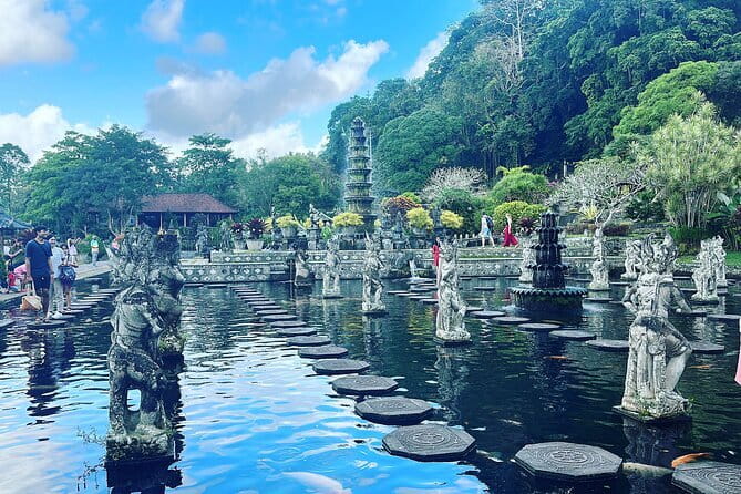 Bali Spiritual Shamanic-Palm Reading, Temple Healing Tour - The quality of the guide matters more than you think