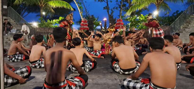 Bali: Tanah Lot Temple Sunset Kecak & Fire Dance Show Ticket - Tanah Lot at 6:00 PM: why this show timing clicks