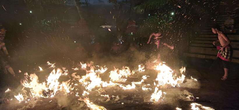 Bali: Tanah Lot Temple Sunset Kecak & Fire Dance Show Ticket - Tanah Lot Temple experience: what “tour option” changes