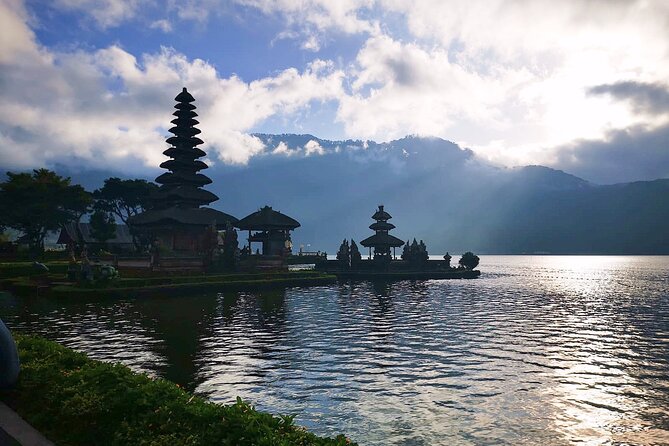Bali Tanah Lot, Ulun Danu Beratan & Jatiluwih Rice Terrace - Tanah Lot Temple: the floating-at-high-tide look and ocean views