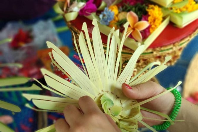 Bali Traditional Village Experience - Inside the family compound: morning tea, family living, and the temple story