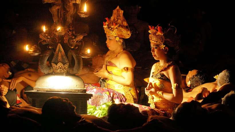 Bali: Ubud Kecak and Fire Dance Show Tickets - The Performance Flow: How the Tempo Builds to Fire