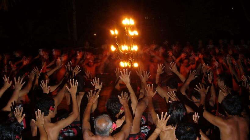 Bali: Ubud Kecak and Fire Dance Show Tickets - Timing in Ubud: Gate Hours and the 19:00 Start