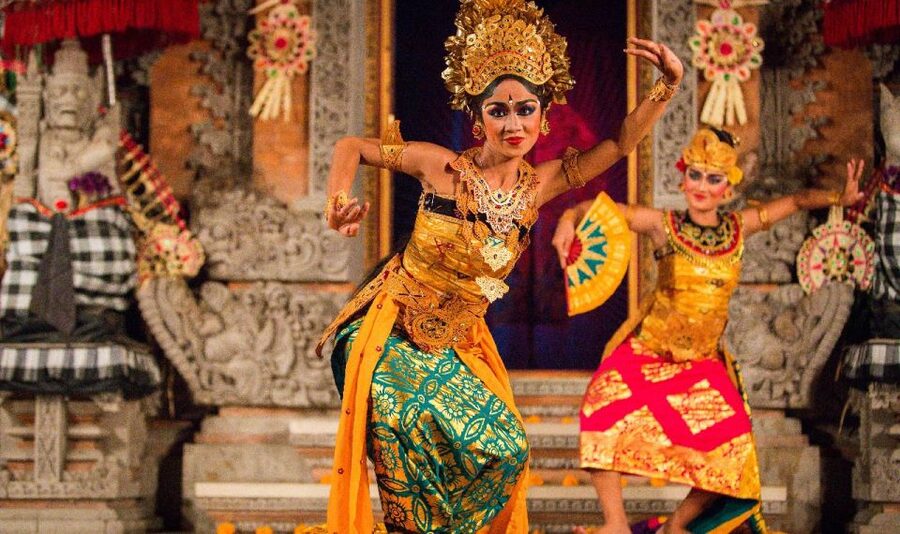 Bali: Ubud Palace Legong Dance Show Ticket - How to plan your evening: timing, seating, and crowd pressure