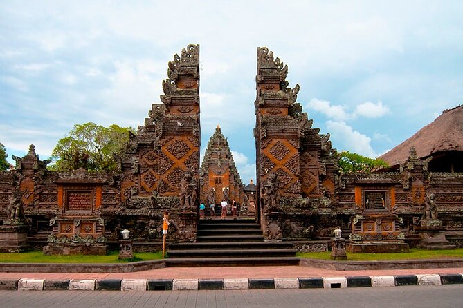 Bali Ubud Tour: Monkey Forest, Waterfall & Rice Terrace - Stop 7: Batuan Temple (Pura Puseh Batuan) for history and a key rule