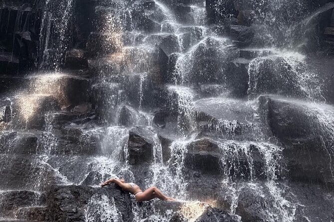 Bali Ubud Tour Monkey Forest, Waterfall, Temple & Rice Terrace - Extra Ubud moments: palace, art market, and quick photo stops
