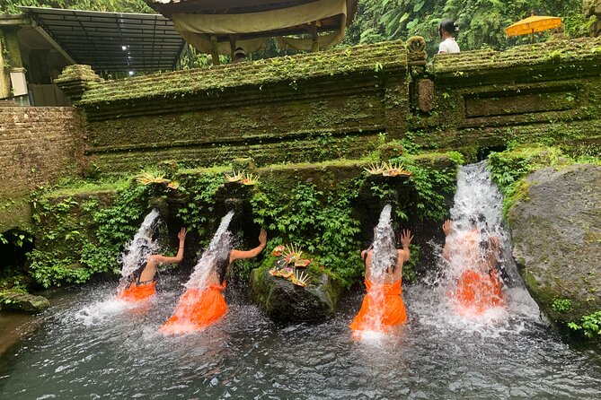 Bali: Water Purification at Pura Mengening - Step-by-step: the cleansing ritual inside the temple grounds