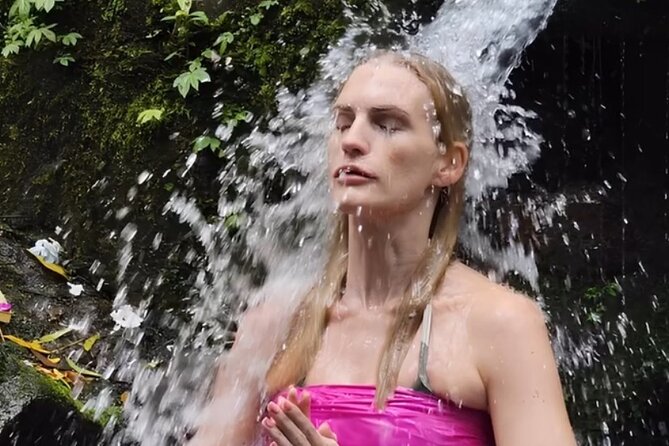 Bali: Water Purification at Pura Mengening - Temple etiquette and photo moments: how to behave without overthinking