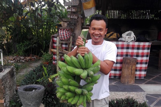 Balinese Cooking Class at Organic Farm - Eating Together in a Gubuk: The Meal Feels Like Part of the Class