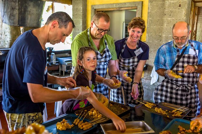 Balinese Cooking Class & Tanah Lot Temple Visit - Private & All-Inclusive - Learning to taste: the lunch part that helps you cook later