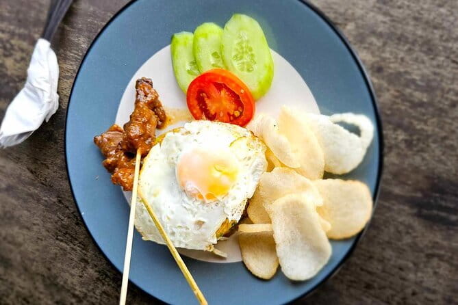 Balinese Street Food Tour By Motorbike All You Can Eat and Drink! - Meet the Guides: Dewi and Karen’s Local Touch