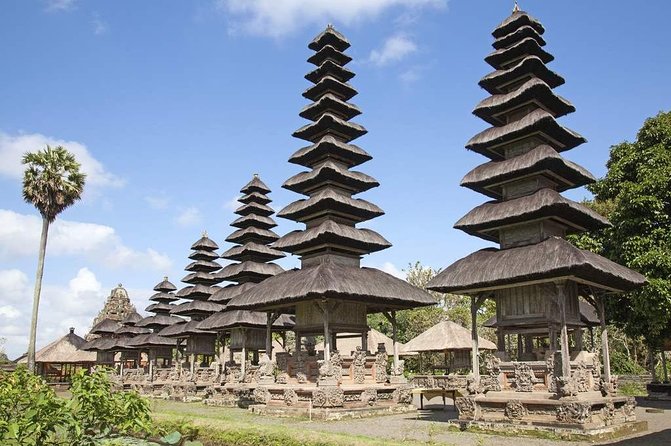 Beauty Of West Bali Tour (Private and All Inclusive) - Ulun Danu Bratan Temple: a lake temple that looks different every angle
