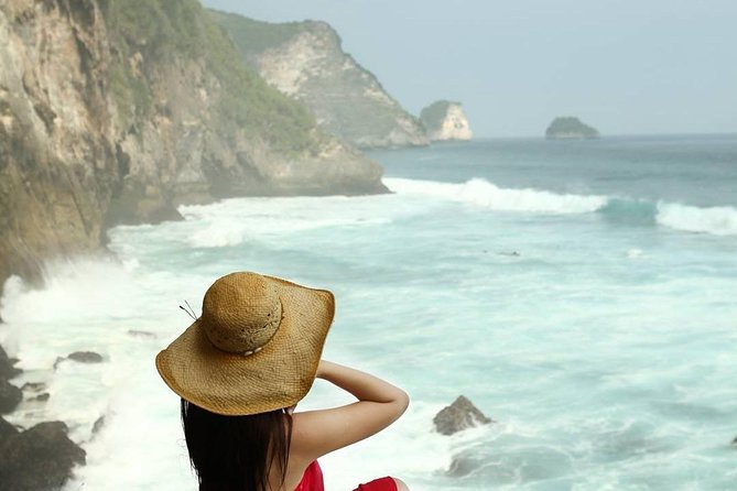 Best Bali Beaches - Uluwatu Temple - FREE Wi-Fi - Uluwatu Temple: Cliffside Pura Meets Real Sunset Drama