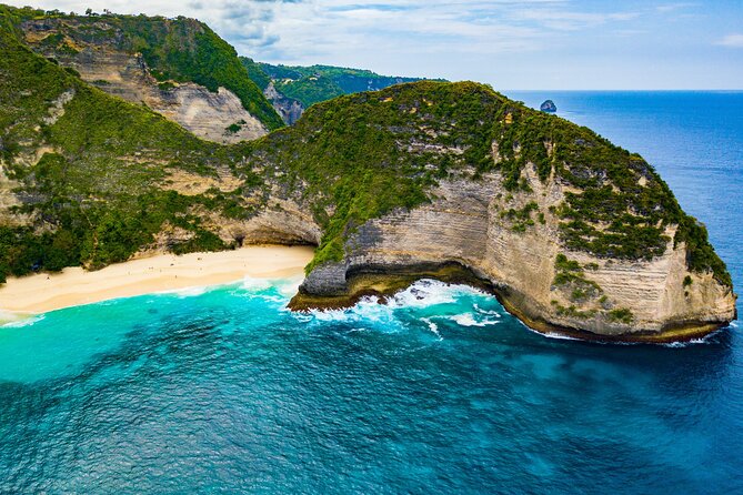 Best Iconic West and East Nusa Penida Island Tour - All Inclusive - Paluang Cliff: Pink Beach Angles and Late-Day Photo Chances